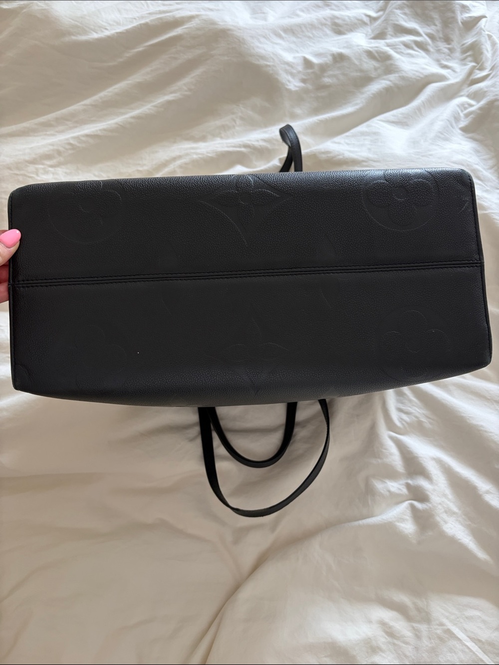 Louis Vuitton OnTheGo Black GM - Picture 4 of 9